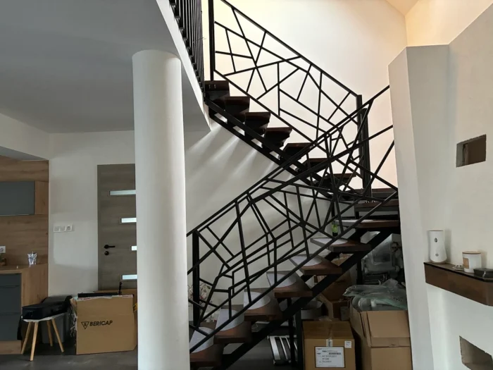 Lépcsőkorlát és lépcsőszerkezet